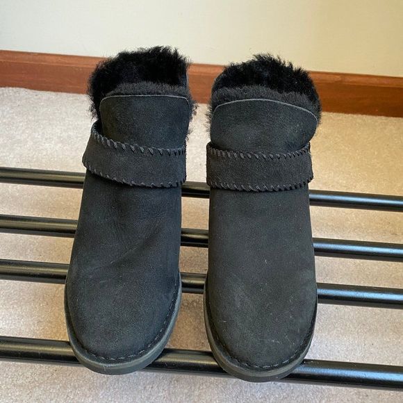UGG Women 1012358 McKay Genuine Sheepskin Boots - NEW NWOB - Picture 1 of 9